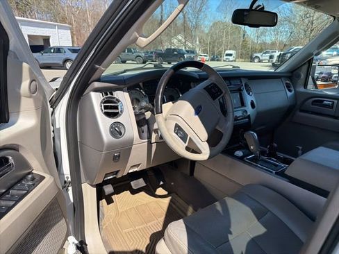 Used 2013 Ford Expedition Limited image 16