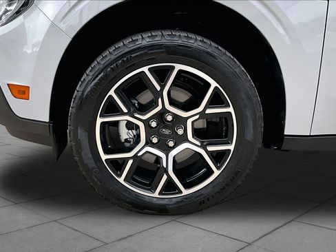 Used 2026 Ford Maverick Lariat AWD/4WD image 11