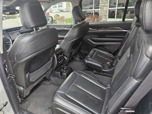 Used 2023 Jeep Grand Cherokee L Limited AWD/4WD image 26