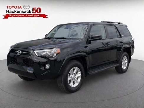 Used 2022 Toyota 4Runner SR5 AWD/4WD image 2
