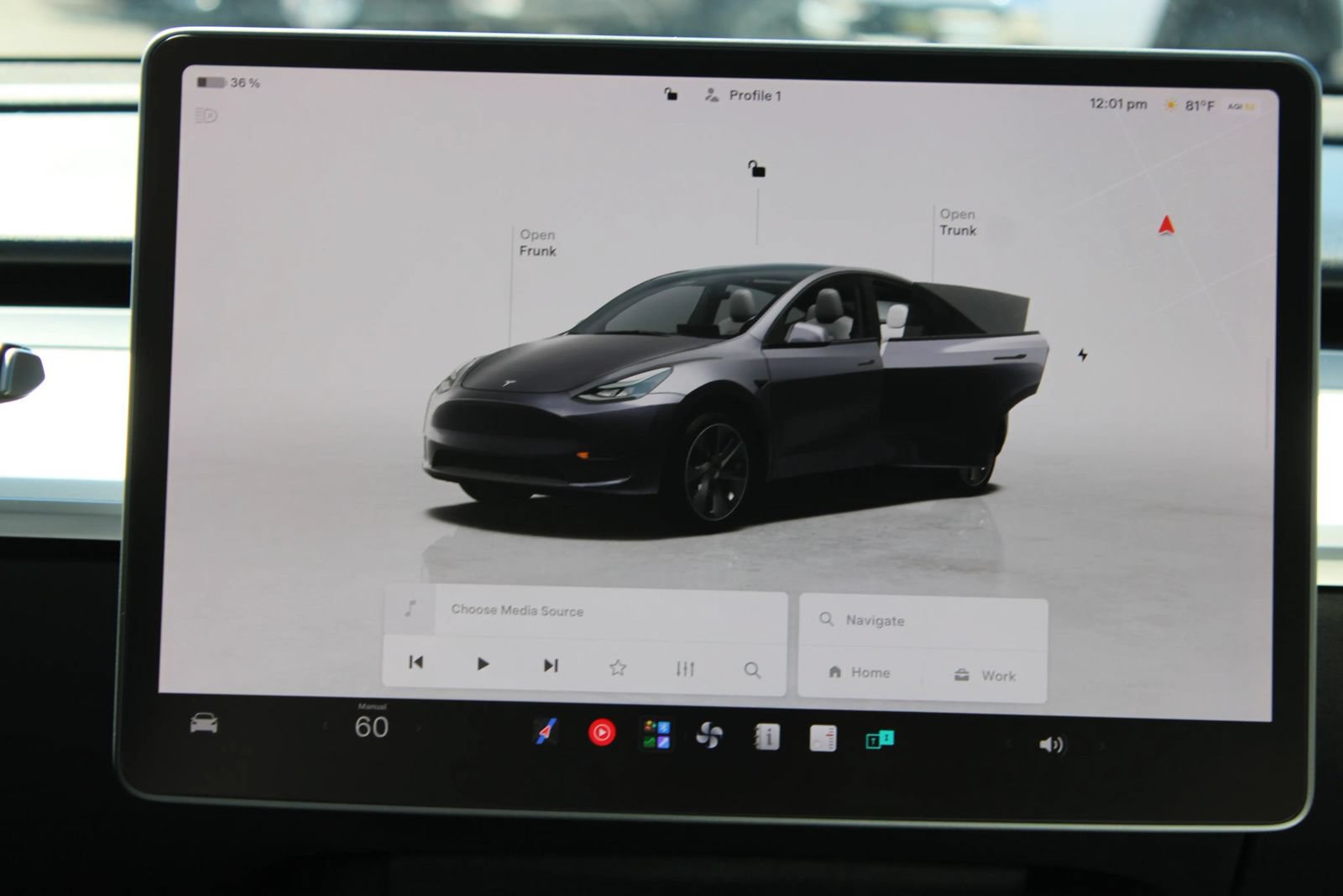 Used 2024 Tesla Model Y 2WD image 28