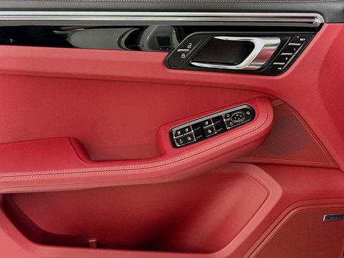 New 2025 Porsche Macan image 11