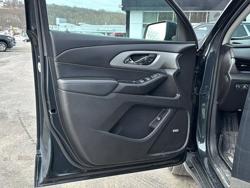 Used 2021 Chevrolet Traverse RS image 12