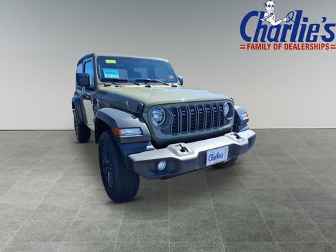 Used 2026 Jeep Wrangler Sport AWD/4WD image 3