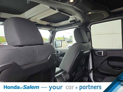 Used 2024 Jeep Wrangler Unlimited Rubicon w/ Technology Group AWD/4WD image 12