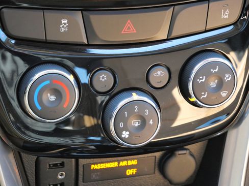 Used 2017 Chevrolet Trax Premier w/ Driver Confidence II Package image 24