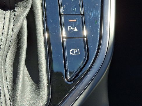 Used 2023 Kia Niro EX Touring FWD image 27