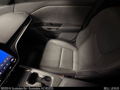 Used 2025 Lexus RZ 300e w/ Accessory Package (Z1) FWD image 18