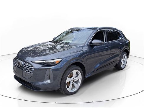 New 2025 Audi Q5 Premium Plus image 2