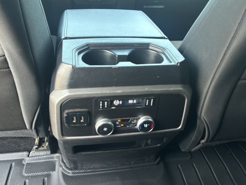 Used 2020 Ford Expedition XLT AWD/4WD image 17
