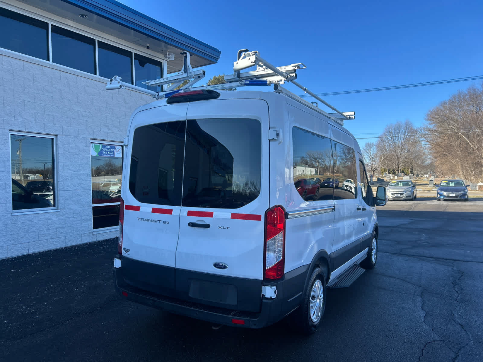 Used 2019 Ford Transit 150 XLT RWD image 3
