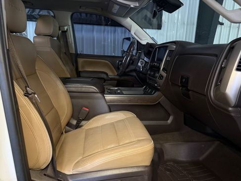 Used 2017 GMC Sierra 2500 Denali w/ Duramax Plus Package AWD/4WD image 39