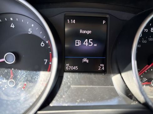 Used 2020 Volkswagen Tiguan SE w/ Panoramic Sunroof Package AWD/4WD image 16