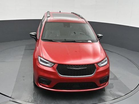 Used 2025 Chrysler Pacifica Limited FWD image 38