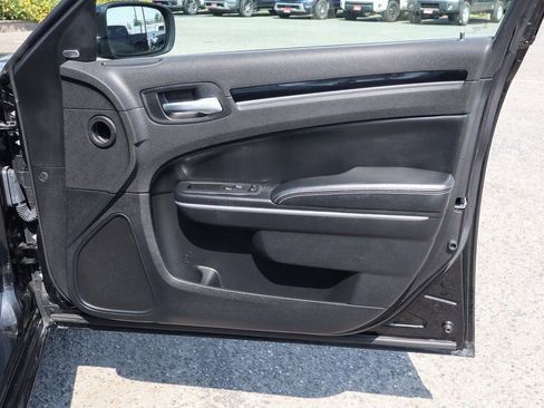 Used 2020 Chrysler 300 S image 40