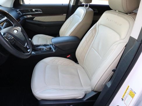 Used 2017 Ford Explorer Platinum image 7