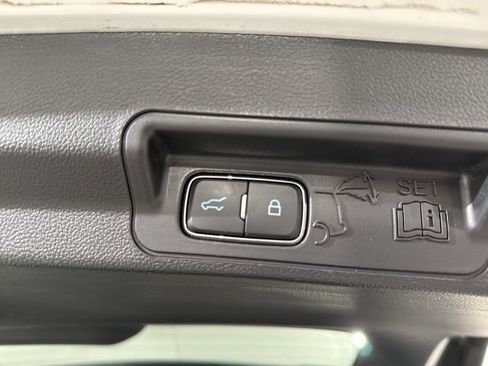 Used 2023 Ford Explorer Limited w/ Limited Technology Package image 15