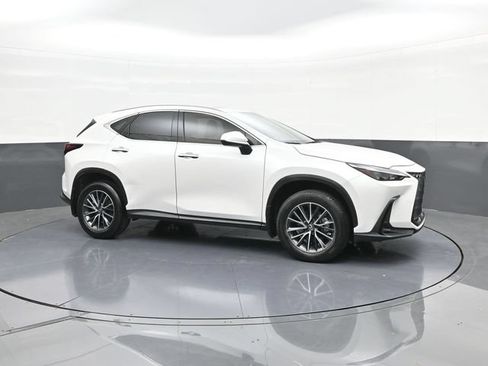 Used 2024 Lexus NX 250 FWD w/ Towing Package (2000 Lbs) image 17