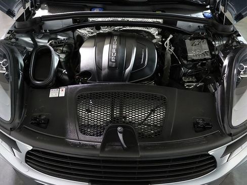 Used 2020 Porsche Macan AWD/4WD image 37