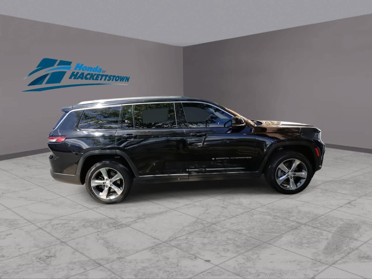 Used 2022 Jeep Grand Cherokee L Limited AWD/4WD image 8