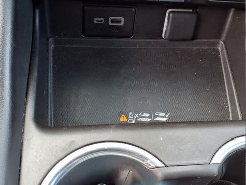 Used 2023 Chevrolet Suburban Premier AWD/4WD image 21