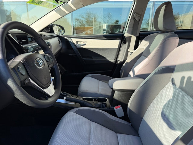 Used 2018 Toyota Corolla LE FWD image 16