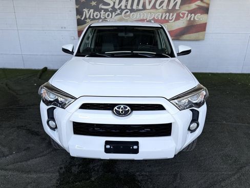 Used 2016 Toyota 4Runner SR5 image 6