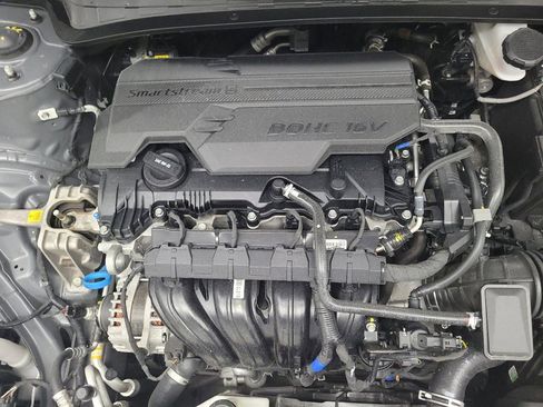 Used 2025 Hyundai Elantra Sport image 30