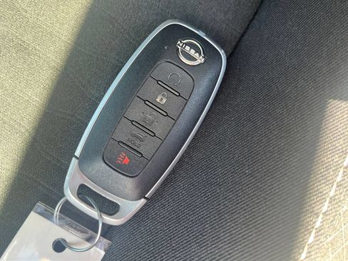 Used 2024 Nissan Pathfinder SV AWD/4WD image 31
