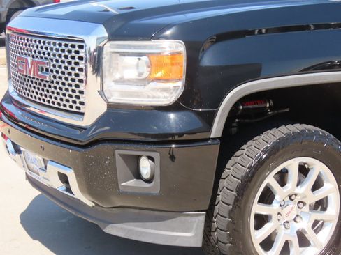 Used 2015 GMC Sierra 1500 Denali w/ Driver Alert Package AWD/4WD image 3