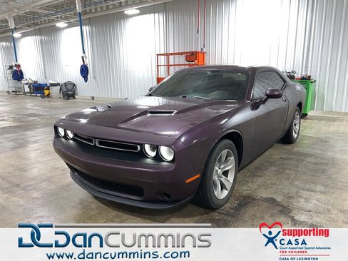 Used 2020 Dodge Challenger SXT image 1