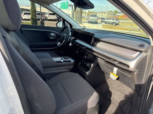 New 2026 Hyundai Ioniq 9 SE AWD/4WD image 13