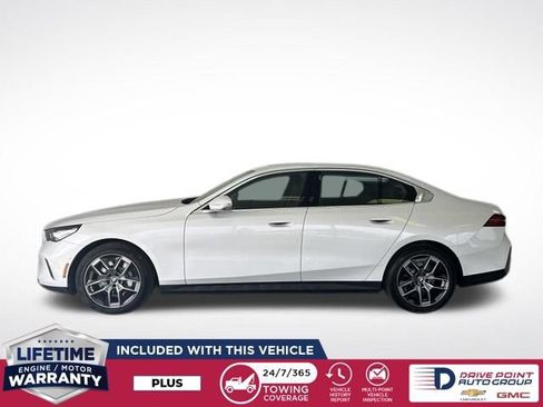 Used 2026 BMW 530i xDrive w/ Premium Package AWD/4WD image 5
