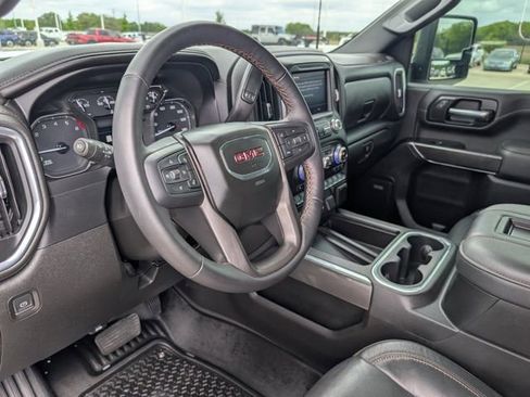 Used 2022 GMC Sierra 2500 AT4 w/ AT4 Preferred Package AWD/4WD image 9