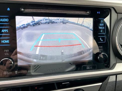 Used 2018 Toyota Tacoma SR5 image 21