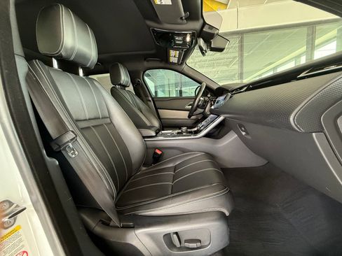 Used 2019 Land Rover Range Rover Velar S image 21