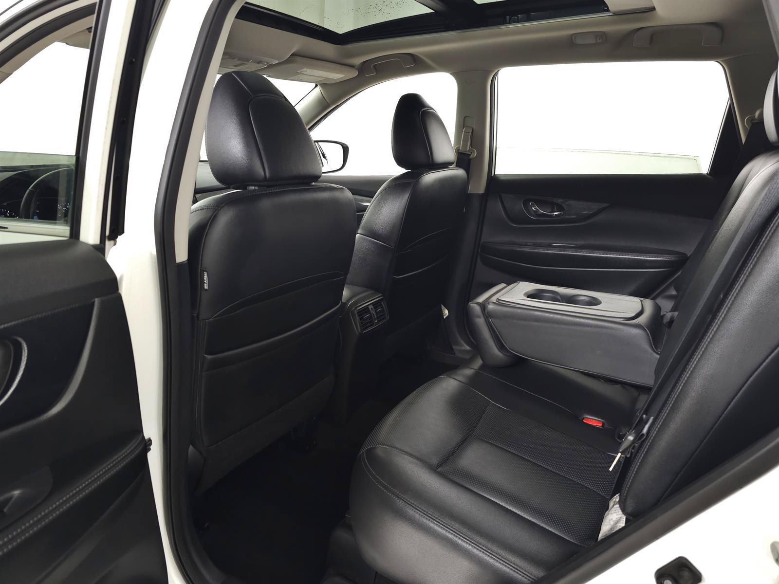 Used 2015 Nissan Rogue SL w/ SL Premium Package AWD/4WD image 29