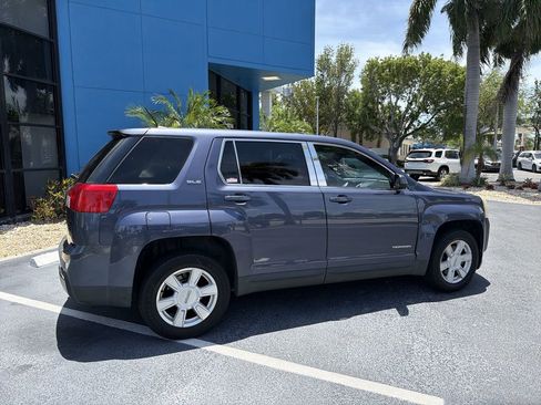 Used 2013 GMC Terrain SLE FWD image 2