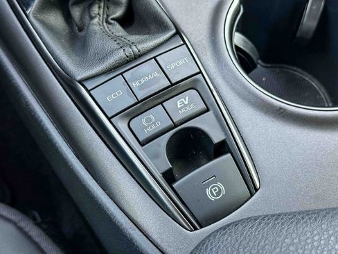 Used 2024 Toyota Camry XSE w/ Cold Weather Package FWD image 34