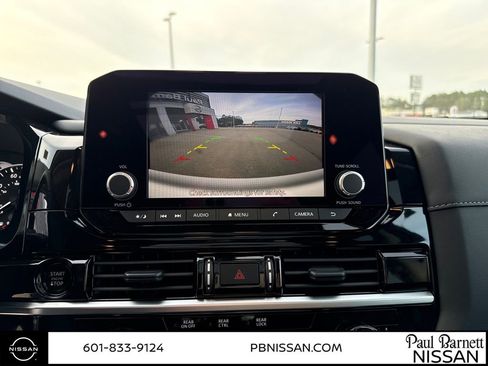 New 2025 Nissan Pathfinder SV w/ SV Premium Package image 26