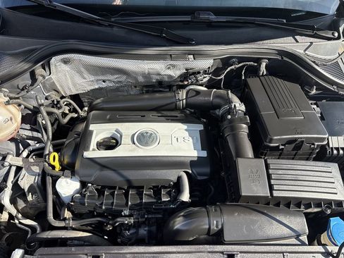 Used 2017 Volkswagen Tiguan S image 30