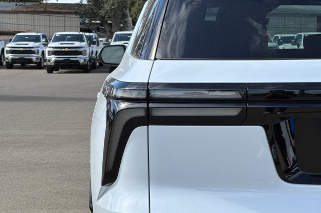 New 2026 Chevrolet Traverse High Country FWD image 41