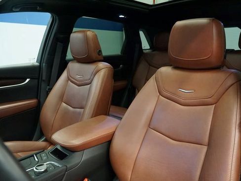 Certified 2022 Cadillac XT5 Sportv w/ Technology Package image 14