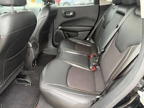 Used 2020 Jeep Compass Latitude FWD image 10