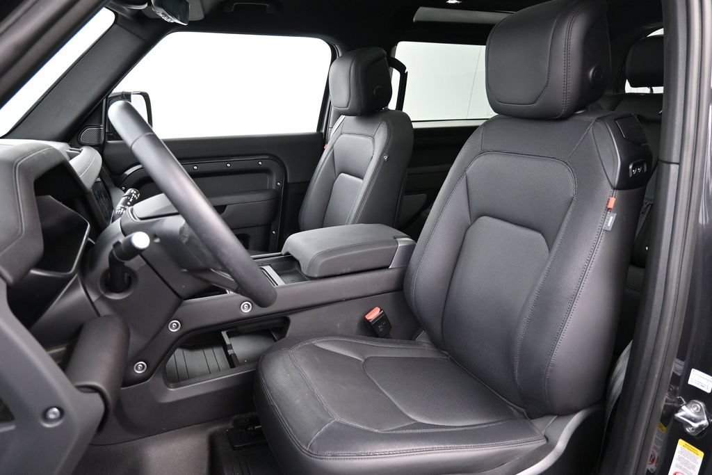 Used 2024 Land Rover Defender 90 X-Dynamic SE AWD/4WD image 5