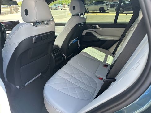 Used 2024 BMW X5 xDrive40i w/ Premium Package image 6