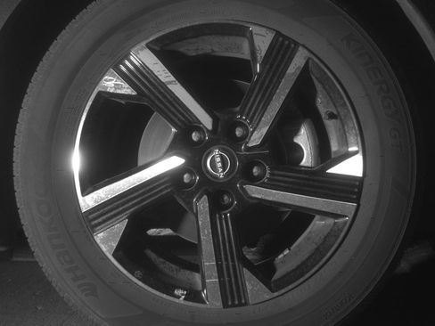 Used 2025 Nissan Sentra SV FWD image 13