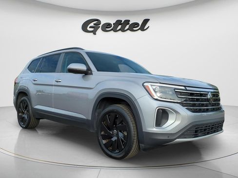 Used 2024 Volkswagen Atlas SE FWD image 3