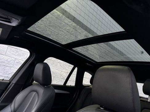 Used 2017 BMW X1 xDrive28i w/ Premium Package image 8