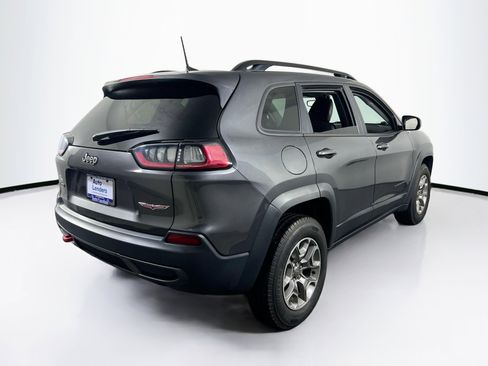 Used 2022 Jeep Cherokee Trailhawk image 5